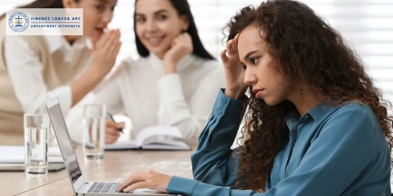 ¿Cuándo las bromas cruzan la línea y se convierten en acoso racial en California?